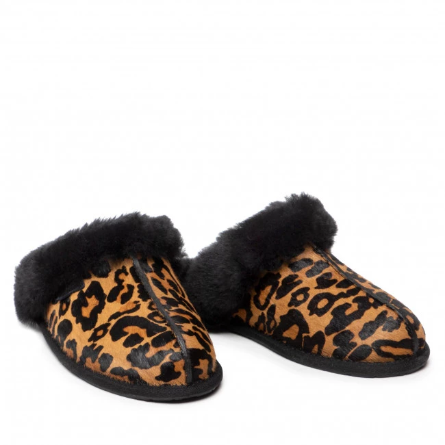 Femme Chaussons UGG - W Scuffette II Panther Print 1120910 Btc Marron 6 Femme Chaussons UGG - W Scuffette II Panther Print 1120910 Btc Marron – Image 4